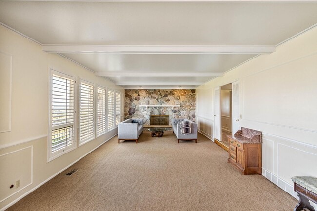 Foto del edificio - 531 Edgehill Dr