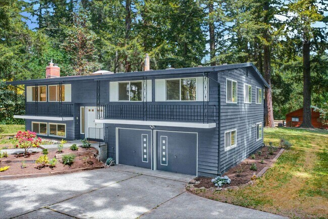 Building Photo - Private Bainridge Home on Acreage