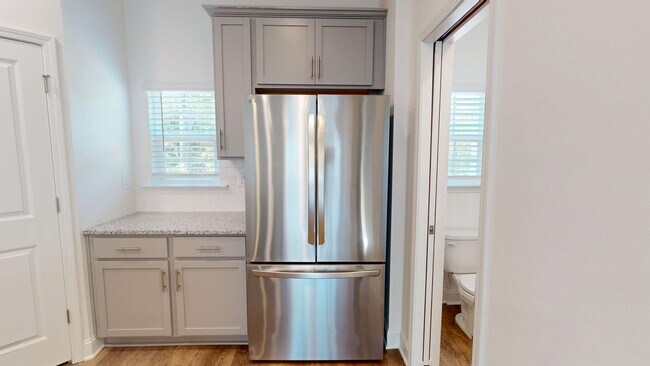 Foto del edificio - 3108 Butler Hl Dr