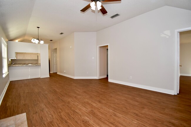 Foto del edificio - 3 Bed, 2 Bath Home in Ruston