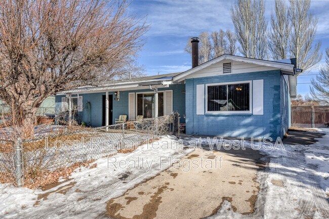 Building Photo - 2908 N Steves Blvd