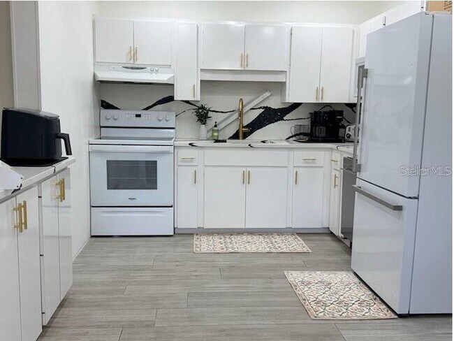 Foto del edificio - 2440 Hillview St