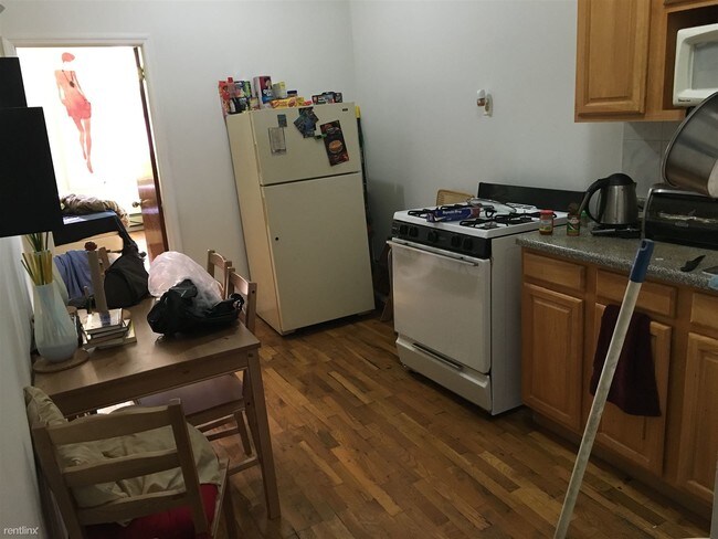 Foto del edificio - 687 Park Ave