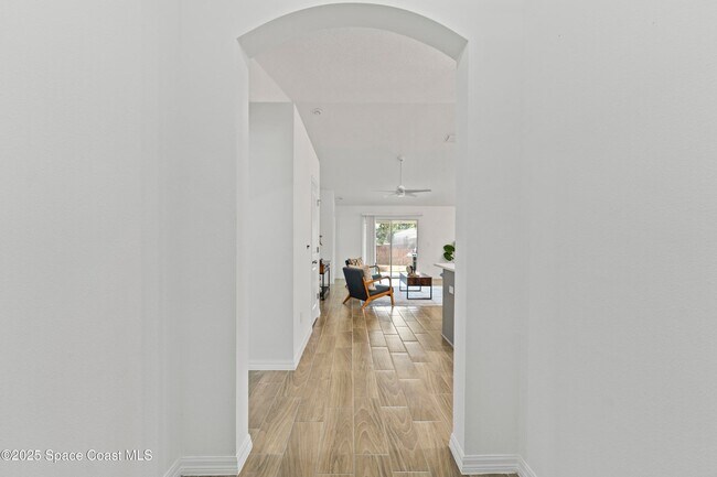 Foto del edificio - 1938 Jupiter Blvd SW