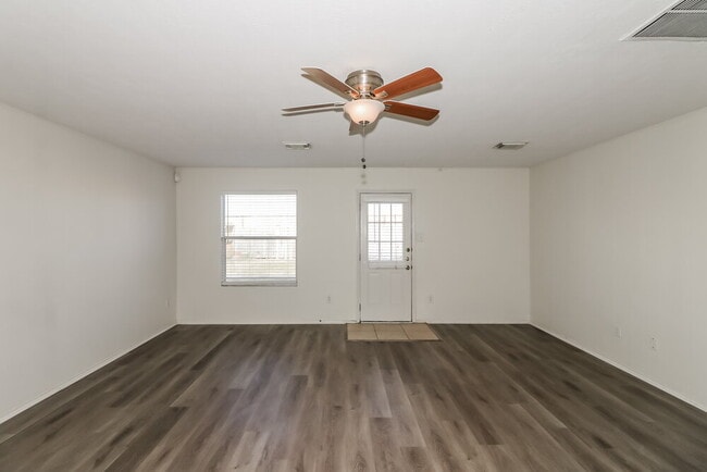 Building Photo - 3826 Rowlock Vine Dr