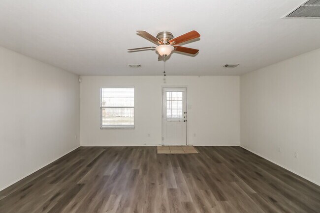 Foto del edificio - 3826 Rowlock Vine Dr