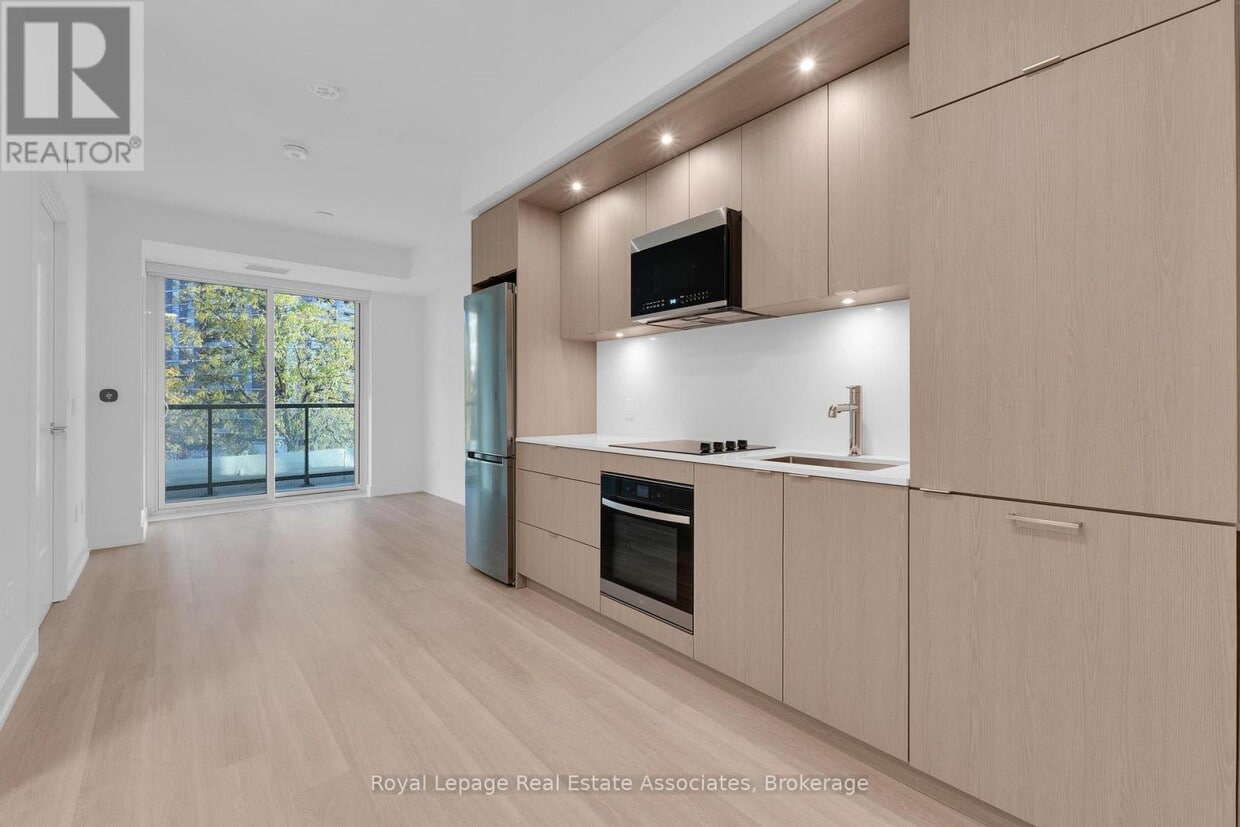 Primary Photo - 60 Central Park Roadway