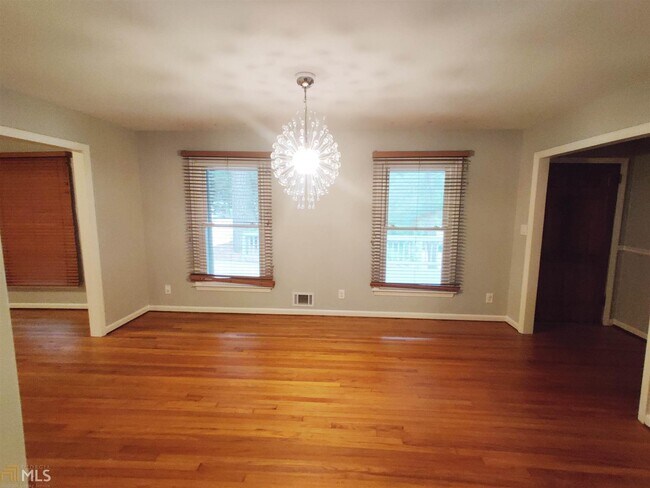 Foto del edificio - 522 Milligan Dr