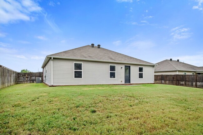 Building Photo - 1388 S Spritz Dr