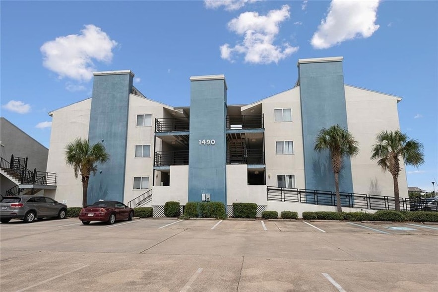 Foto principal - 1490 Harbor Dr