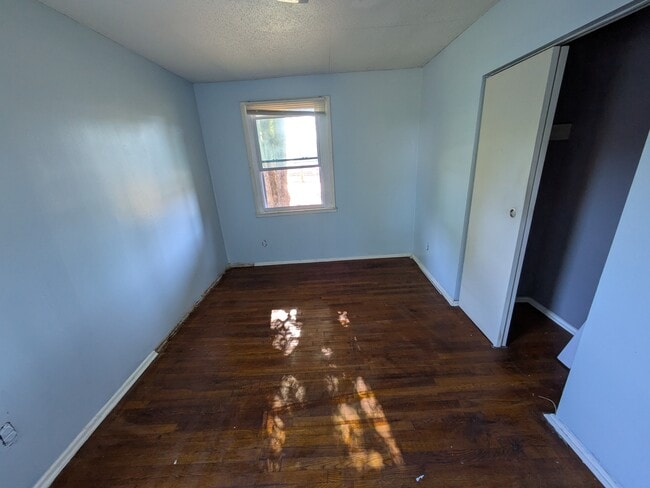 Foto del edificio - 1600 Damon St