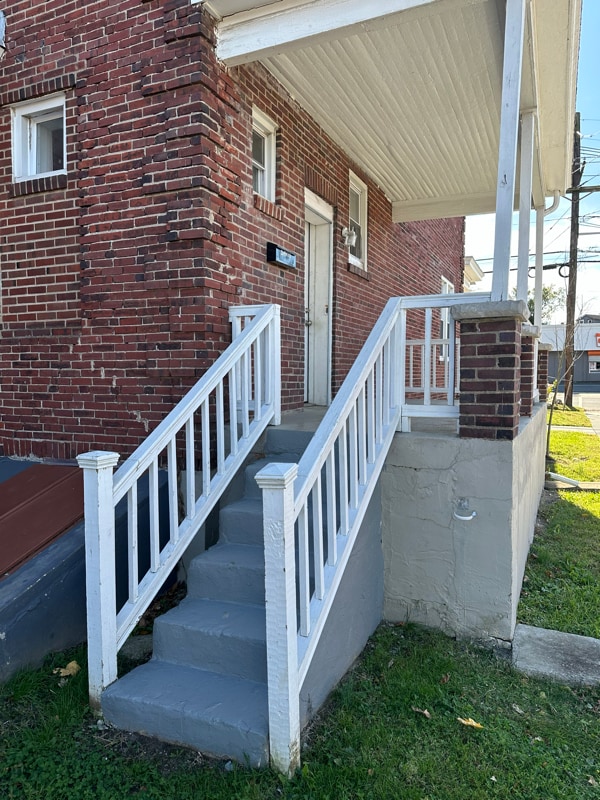 Building Photo - 252 Parkway Ave