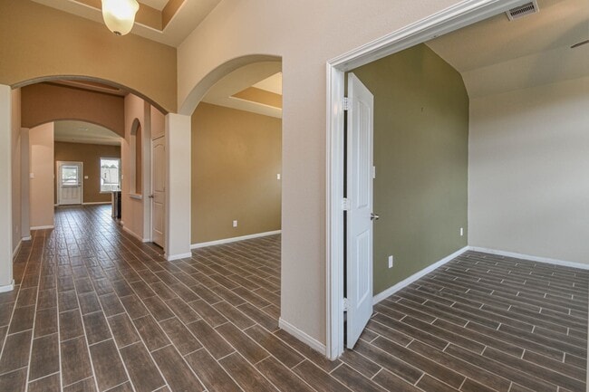 Foto del edificio - 14149 Isle Royal Ln