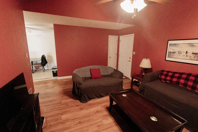 Foto del edificio - 106 Grn Mdws Rd