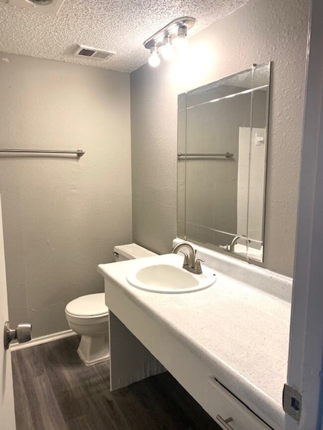 Interior Photo - Chelsea Manor is the place for you!