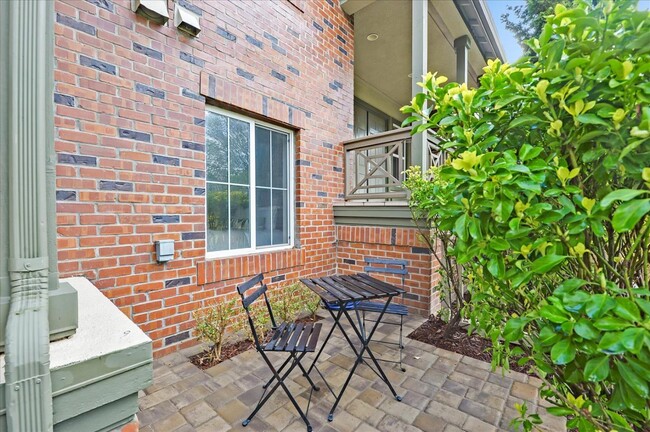 Building Photo - 2276 Towne Cir