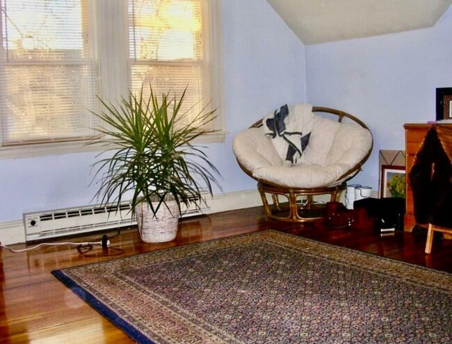 Photo - 137 Whitwell St (Quincy, MA) Apartment