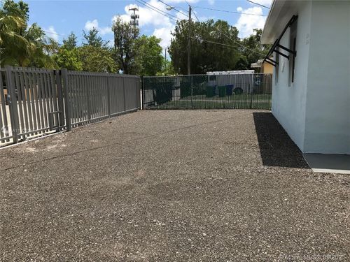 Foto del edificio - 5454 NW 5 Ave