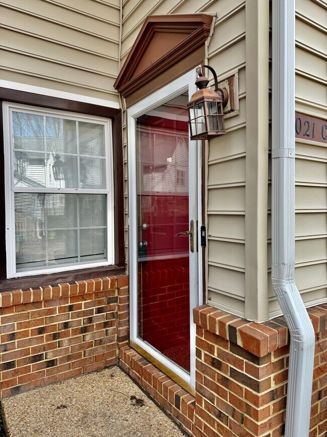 Building Photo - 2BD/2BA Condo in Greenbrier Neighborhood of Chesapeake - Backs up to Golf Course, Walking Trails!