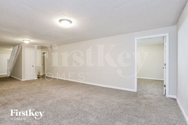 Building Photo - 5 N Lang Dr