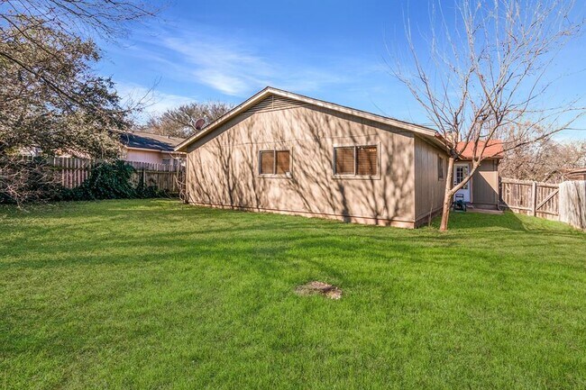 Building Photo - 11205 Slippery Elm Trail