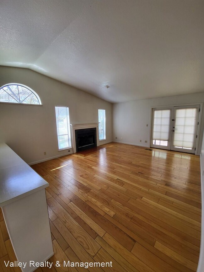 Building Photo - 2 br, 2 bath House - 1010 Thompson Street