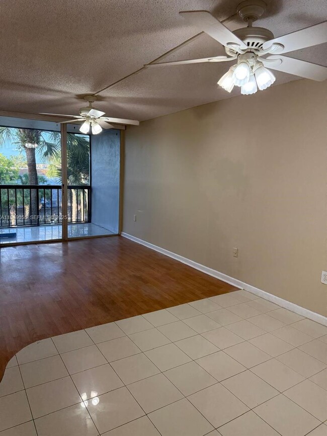 Foto del edificio - 10825 SW 112th Ave