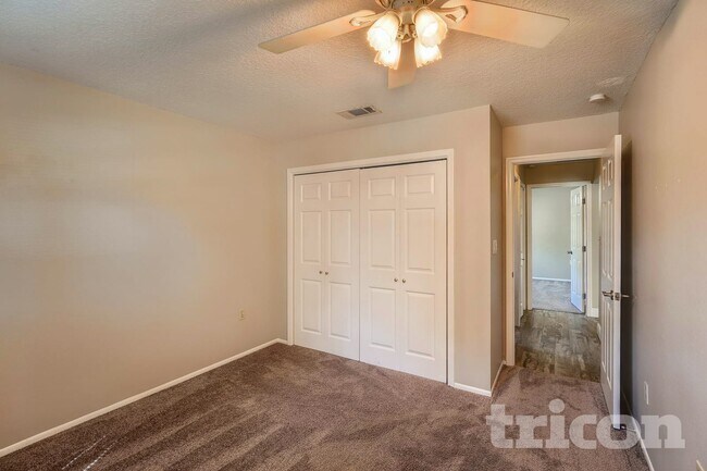 Foto del edificio - 2247 Blue Tern Dr