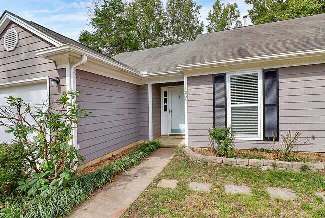 Foto del edificio - 14034 Eden Ct