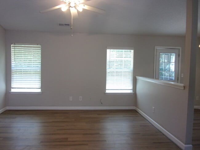 Building Photo - Single Level 3 Bedroom 2 Bath Home in Bristol Park off Mt. Gallant Road