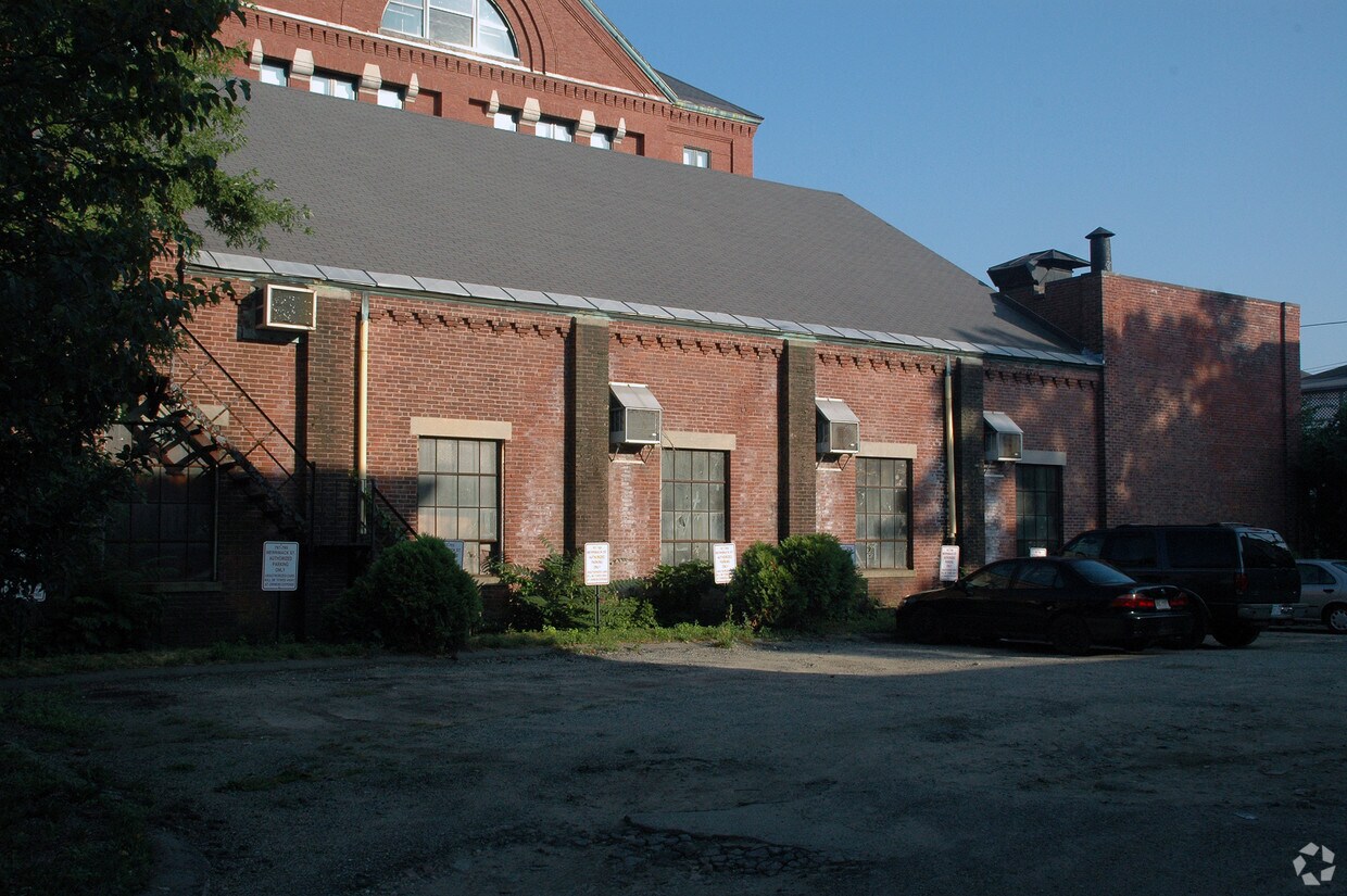 Primary Photo - 776 Merrimack St