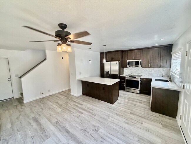 Building Photo - Beautifully Renovated 3BR/2.5BA Home with ...
