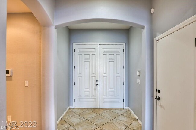 Building Photo - 7017 W Mirkwood Ave