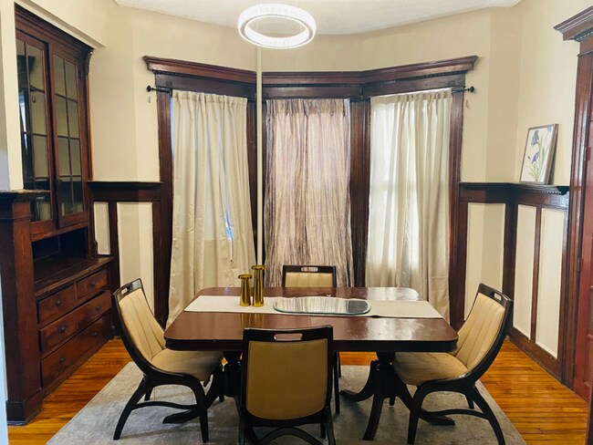 Building Photo - 129 Hendrix St