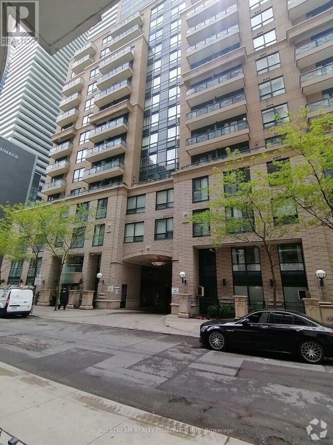 Building Photo - 35-1235 Hayden St
