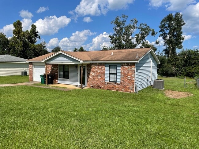 Building Photo - 2071 Little River Ln