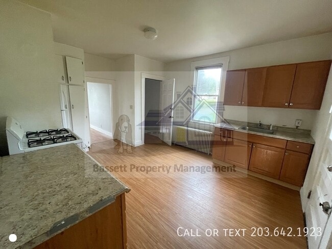 Building Photo - 115 Hubbard Pl