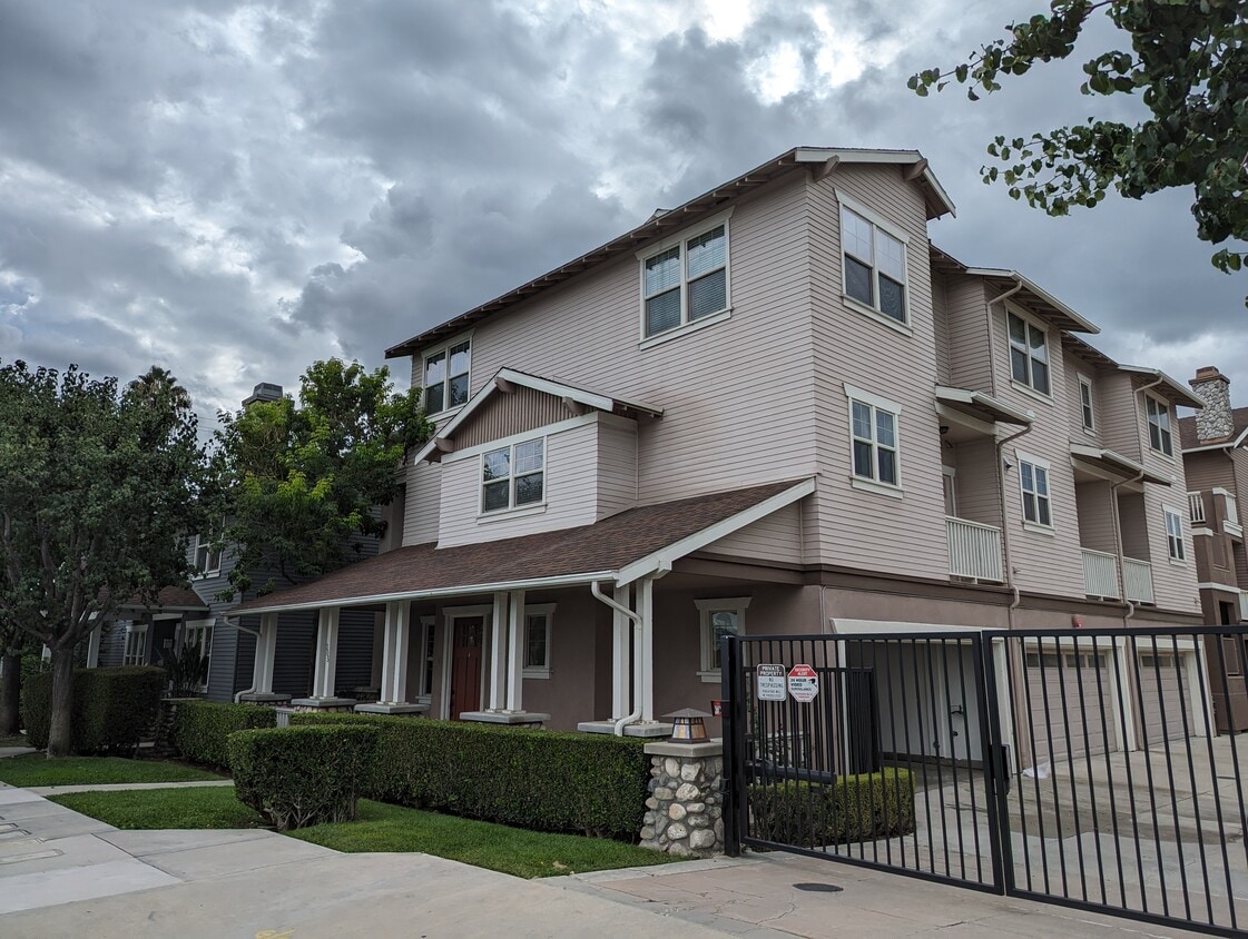 305 W Duarte Rd, Monrovia, CA 91016 Townhome Rentals in Monrovia CA