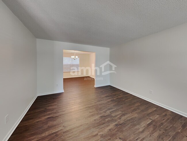 Foto del edificio - 200 Ernestine Way