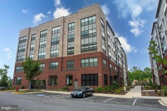 Building Photo - 100 St Ives Pl