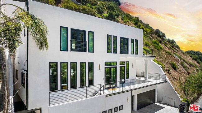 Photo - 1846 N Franklin Canyon Dr House
