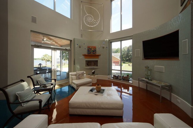 Foto del edificio - 949 River Rd Main