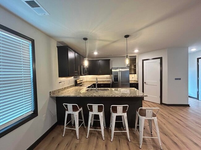 Foto del edificio - 3314 Stonewall Ln