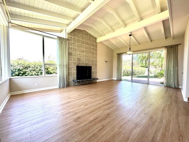 Foto del edificio - 1316 Granvia Altamira