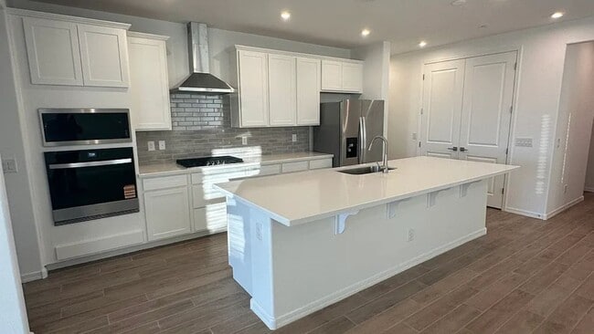 Building Photo - North Peoria Home