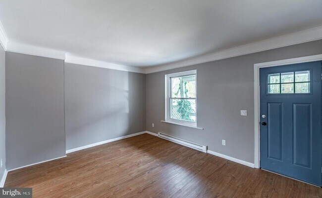 Foto del edificio - 220 Railroad Ave