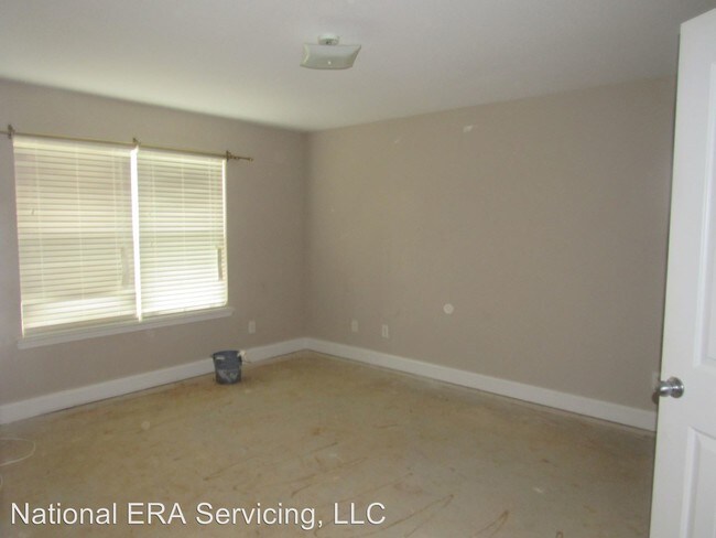 Building Photo - 202 Peppertree