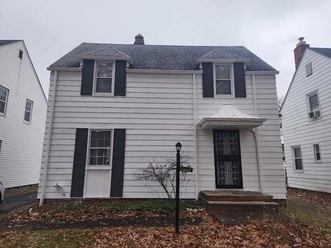 Building Photo - 17204 Walden Ave