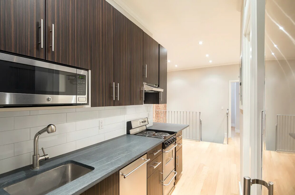 Foto principal - 317 E 88th St