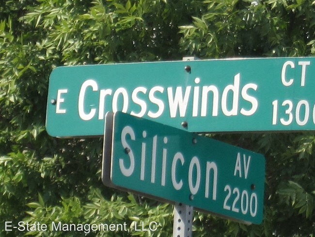 Foto del edificio - 1300 Crosswinds Ct